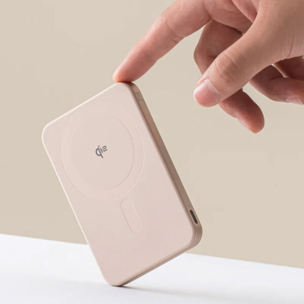 Allite LITE 超薄充 5000 mAh Qi2 磁吸支架行動電源 MagSafe 產品標示 Wh 可帶上飛機 9 Allite LITE 超薄充 5000 mAh Qi2 磁吸支架行動電源(相容 MagSafe,產品標示 Wh,可帶上飛機)